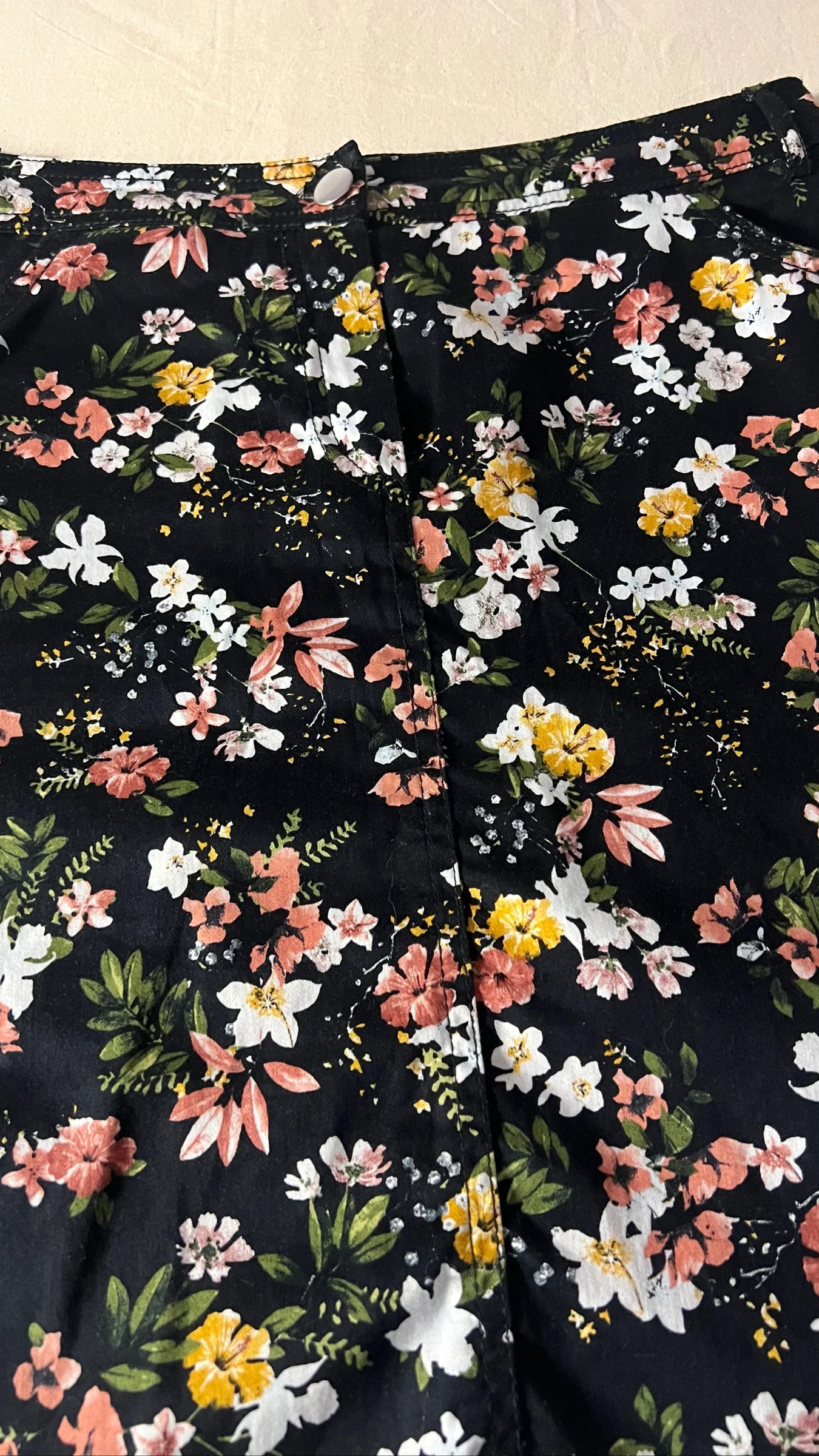 Jolie Jupe d'été Noire à Fleurs – photo 4